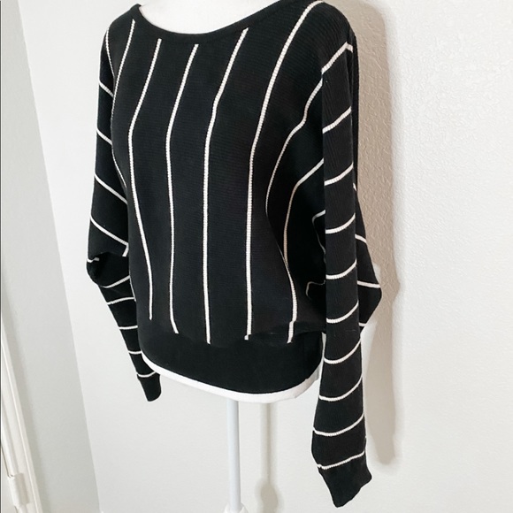 NWT Express B&W Striped Slouch Sweater - Picture 2 of 6